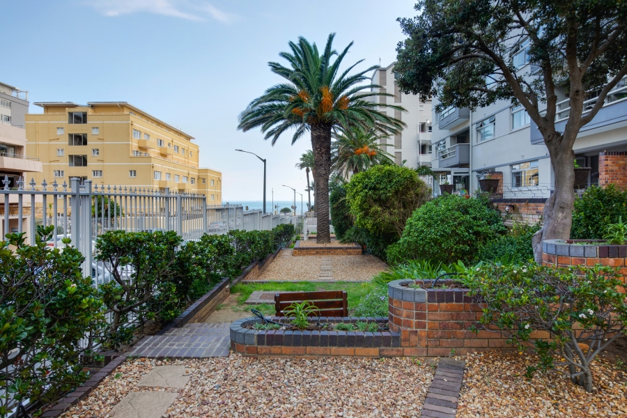 1 Bedroom Property for Sale in Sea Point Western Cape